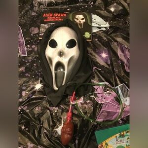 Alien spawn bleeding mask fun world -NEW